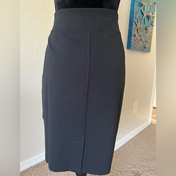 Jockey Classic Black Straight Skirt - Picture 7 of 10